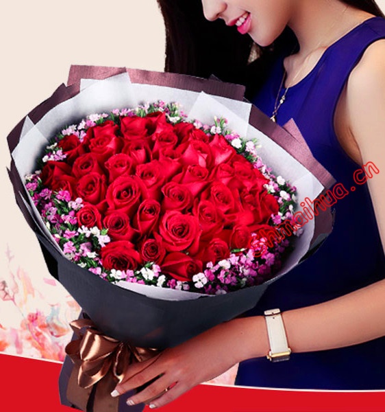 三生三世-33朵精品红玫瑰，搭配石竹梅，如图精美包装